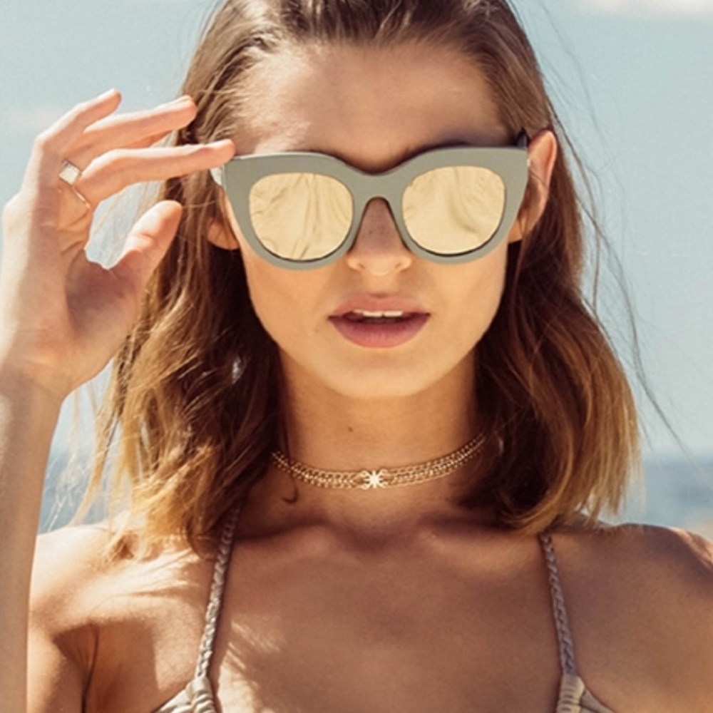 NWT- LE SPECS “AIR HEART”-MATTE OLIVE GOLD Glasses